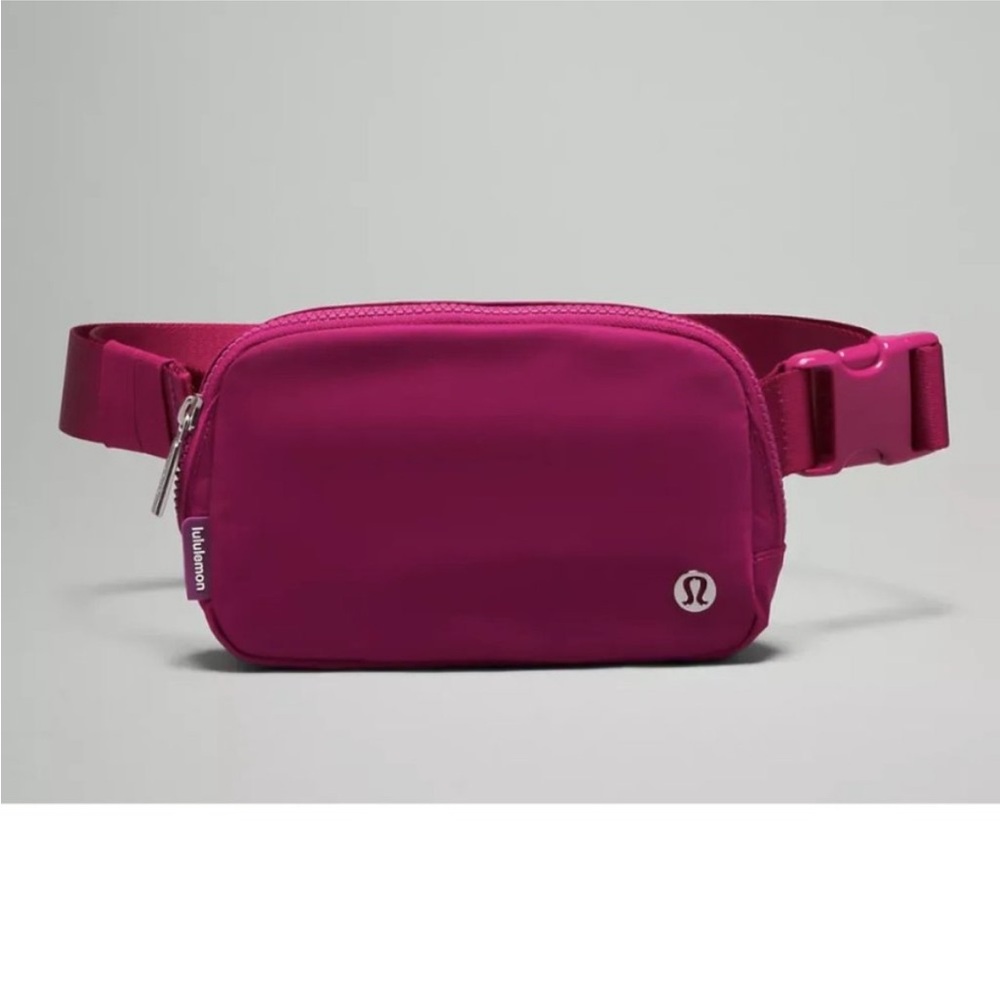 NWOT Lululemon Berry Pink Belt Bag